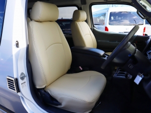 ハイエース100系後期型　最終型　車中泊　バンライフ　１BOX　ベッド　キャンピングカー