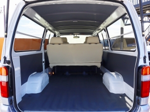 ハイエース100系後期型　最終型　車中泊　バンライフ　１BOX　ベッド　キャンピングカー