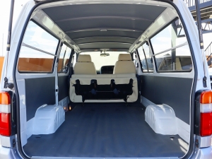 ハイエース100系後期型　最終型　車中泊　バンライフ　１BOX　ベッド　キャンピングカー