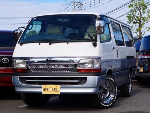 ハイエース100系後期型　最終型　車中泊　バンライフ　１BOX　ベッド　キャンピングカー
