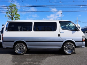 ハイエース100系後期型　最終型　車中泊　バンライフ　１BOX　ベッド　キャンピングカー