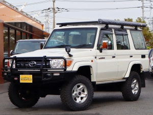 ランクル７０70　バン　５速　MT　再販モデル　４WD