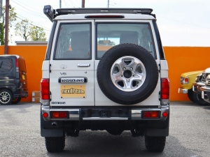 ランクル７０70　バン　５速　MT　再販モデル　４WD