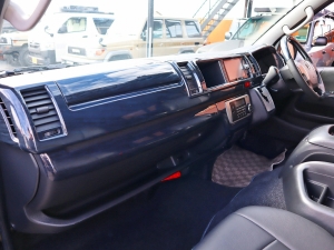 ハイエースバンアウトドア　キャンプ　車中泊　バンライフ　１BOX　ベッド　キャンピングカー