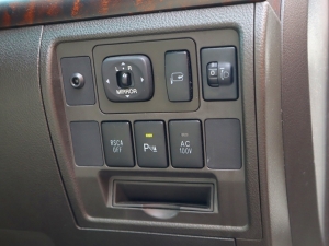 ランクル２００ランクル　２００　AX　パール　V8