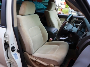 ランクル２００ランクル　２００　AX　パール　V8