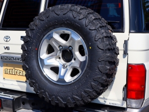 ランクル７０ランクル70　再販　MT　アウトドア　四駆　４WD