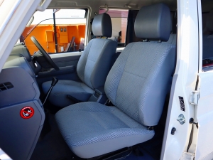 ランクル７０ランクル70　再販　MT　アウトドア　四駆　４WD