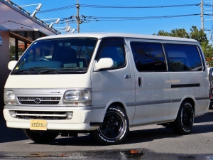 ハイエース100系アウトドア　キャンプ　車中泊　バンライフ　１BOX　ベッド　キャンピングカー