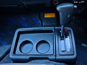 ハイエース100系アウトドア　キャンプ　車中泊　バンライフ　１BOX　ベッド　キャンピングカー