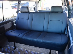 ハイエース100系アウトドア　キャンプ　車中泊　バンライフ　１BOX　ベッド　キャンピングカー