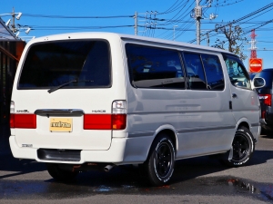 ハイエース100系アウトドア　キャンプ　車中泊　バンライフ　１BOX　ベッド　キャンピングカー