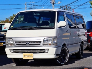 ハイエース100系アウトドア　キャンプ　車中泊　バンライフ　１BOX　ベッド　キャンピングカー