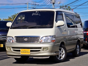 ハイエース100系アウトドア　キャンプ　車中泊　バンライフ　１BOX　ベッド　キャンピングカー
