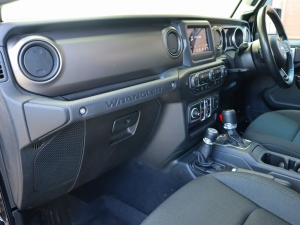 ＪＥＥＰラングラーキャンプ　アウトドア　レジャー　４ＷＤ　ＳＵＶ