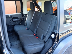 ＪＥＥＰラングラーキャンプ　アウトドア　レジャー　４ＷＤ　ＳＵＶ