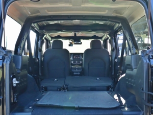 ＪＥＥＰラングラーキャンプ　アウトドア　レジャー　４ＷＤ　ＳＵＶ
