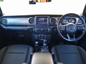 ＪＥＥＰラングラーキャンプ　アウトドア　レジャー　４ＷＤ　ＳＵＶ