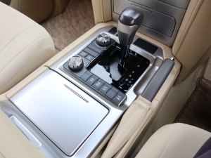 ランクル２００キャンプ　アウトドア　レジャー　４ＷＤ　ＳＵＶ