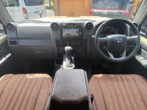 ランクル７０キャンプ　アウトドア　SUV