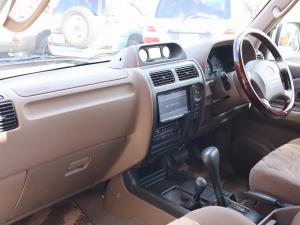 ランクルプラドキャンプ　アウトドア　レジャー　４ＷＤ　ＳＵＶ