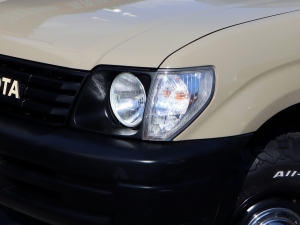 ランクルプラドキャンプ　アウトドア　レジャー　４ＷＤ　ＳＵＶ