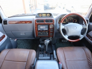 ランクルプラドキャンプ　アウトドア　レジャー　４ＷＤ　ＳＵＶ