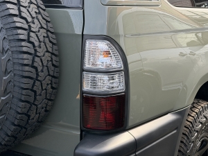 ランクルプラドキャンプ　車中泊　丸目フェイス
