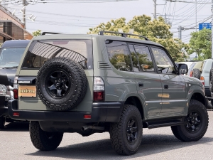 ランクルプラドキャンプ　車中泊　丸目フェイス