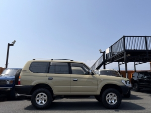 ランクルプラド95系キャンプ　アウトドア　レジャー　４ＷＤ　ＳＵＶ
