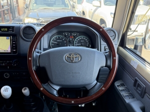 ランクル７０キャンプ　アウトドア　レジャー　４ＷＤ　ＳＵＶ