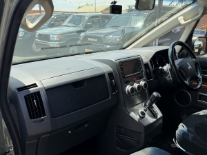 デリカＤ５キャンプ　アウトドア　車中泊　４ＷＤ　ＳＵＶ