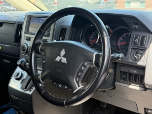デリカＤ５キャンプ　アウトドア　車中泊　４ＷＤ　ＳＵＶ
