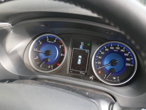 ハイラックス新車コンプリート新型ハイラックス　ピックアップ