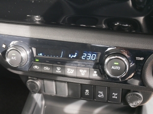 ハイラックス新車コンプリート新型ハイラックス　ピックアップ