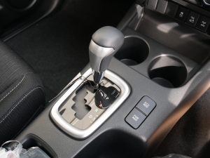 ハイラックス新車コンプリート新型ハイラックス　ピックアップ