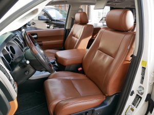 セコイアレッドロック　新車並行　