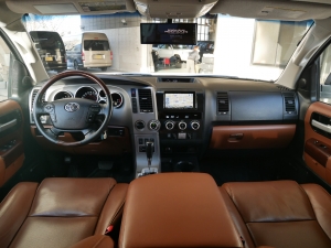 セコイアレッドロック　新車並行　