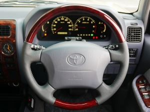 ランクルプラド後期型　2.7L　NEWペイント