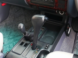 ランクルプラド後期型　2.7L　NEWペイント