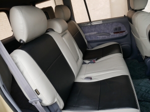 ランクルプラド後期型　2.7L　NEWペイント