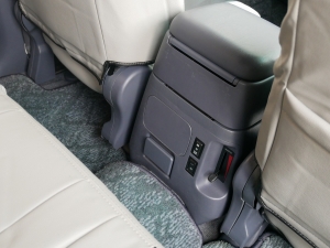 ランクルプラド後期型　2.7L　NEWペイント