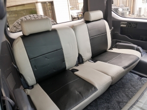 ランクルプラド後期型　2.7L　NEWペイント