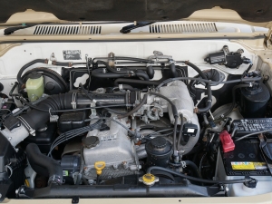 ランクルプラド後期型　2.7L　NEWペイント