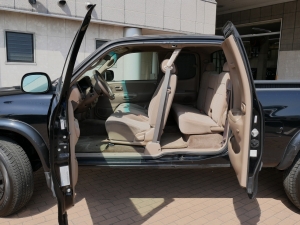 タンドラ新車並行　ベンチシート　６人乗り
