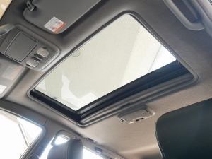 ランクル１００輸出スタイル　TOYOTAロゴグリル：LINE-X塗装