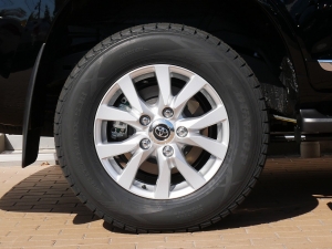 ランクル２００新車