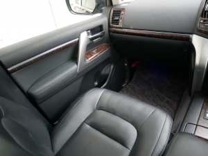 ランクル２００ZX　モデリスタ　メーカーHDDナビ