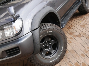 ランクル１００TRD Proスタイル　LINE-X