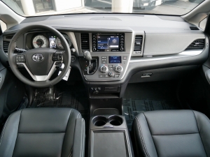 シエナ新車　SE　4WD Apple CarPlay 